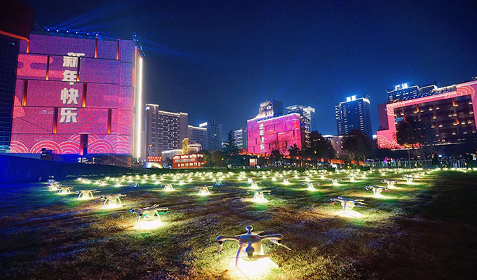 �ں��������